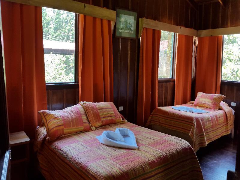 Hostel Villa Verde Monteverde Екстериор снимка